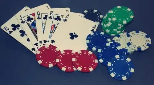 Pengguna Indonesia membaca konco88 di ponsel
